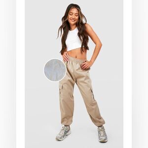 H&M cargo joggers elastic waist size small diagonal and side pockets taperd leg